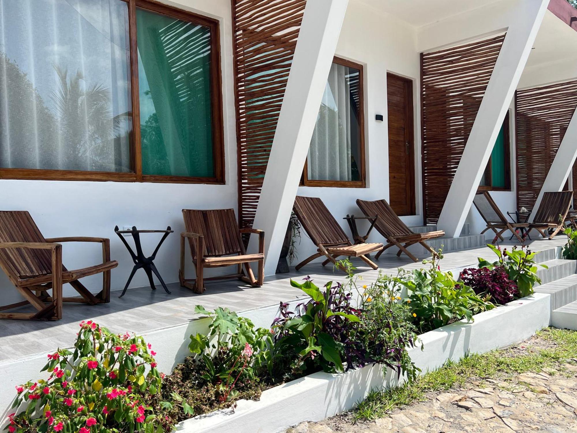 New Giraffe House Bed & Breakfast Vilanculos Exterior photo